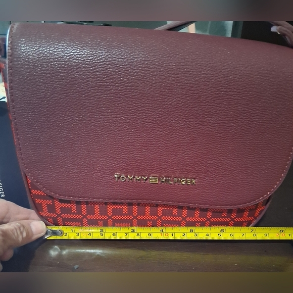 Tommy Hilfiger Red Crossbody Bag - Picture 2 of 8